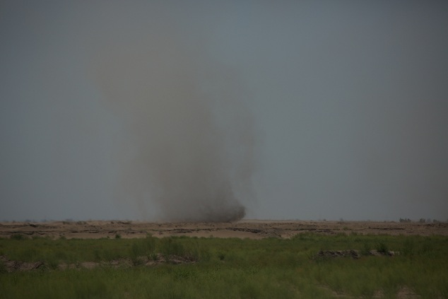 hulse_Big dust devil TUrkmenistan1a